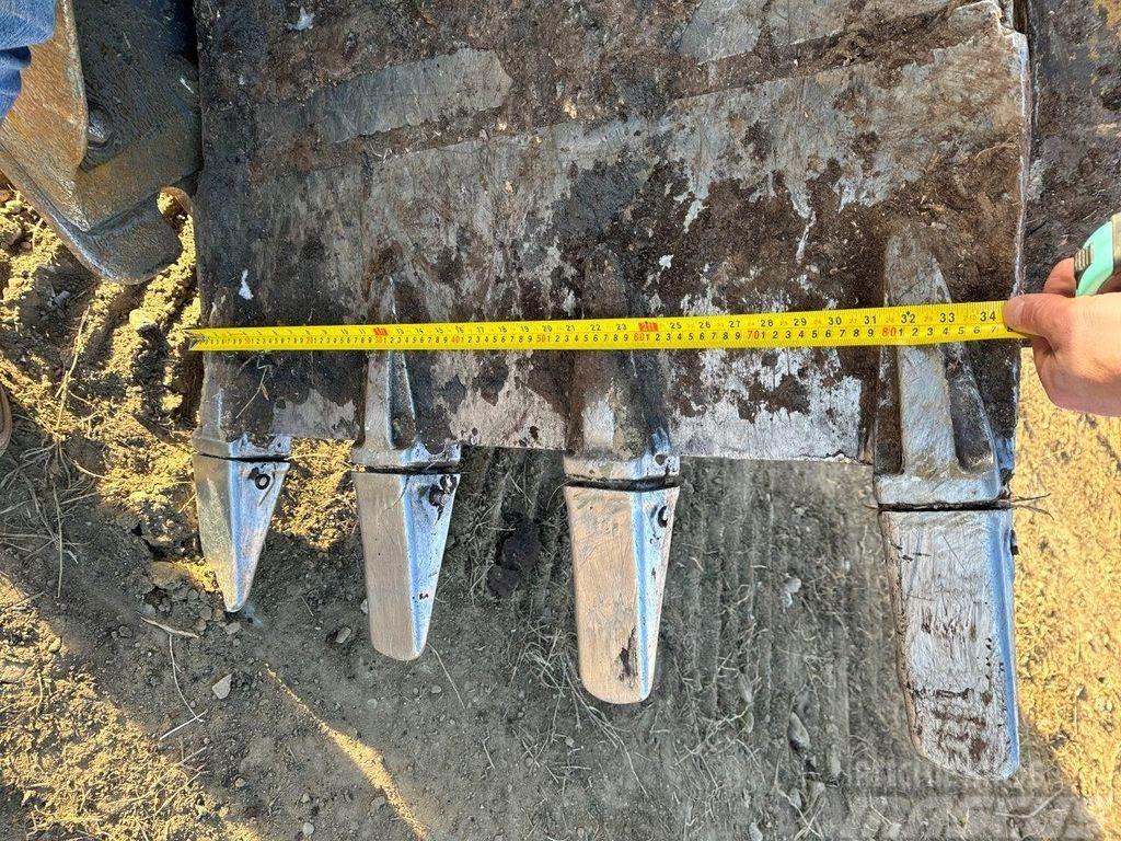 CAT 323 Excavator with Hydraulic Thumb 323 Excavator w Crawler excavators