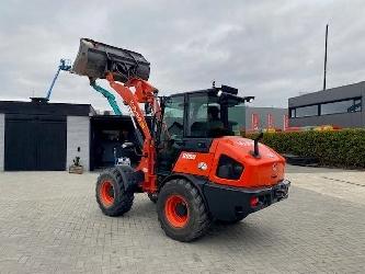 Kubota R 090