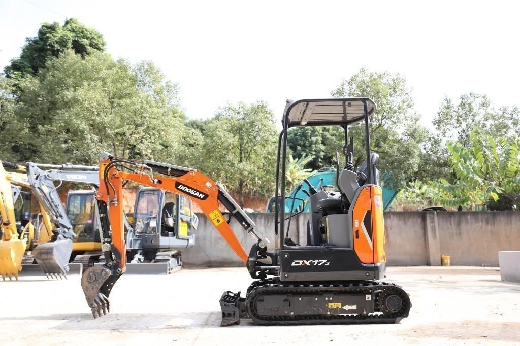 Doosan DX 17 Raupenbagger