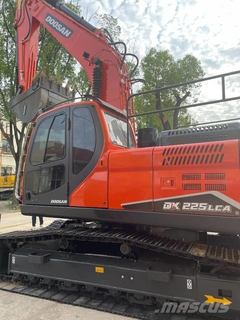 Doosan DX 225 Midibagger  7t - 12t