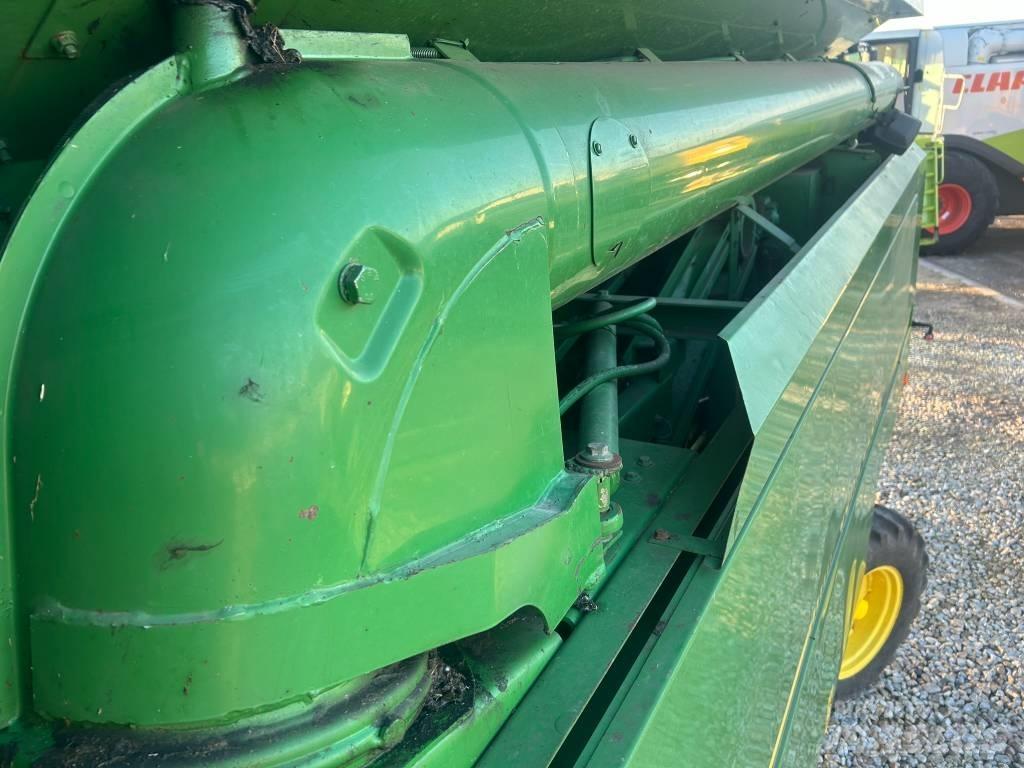John Deere 2054 Mähdrescher