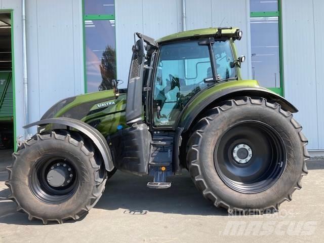 Valtra T 235 Versu Traktoren