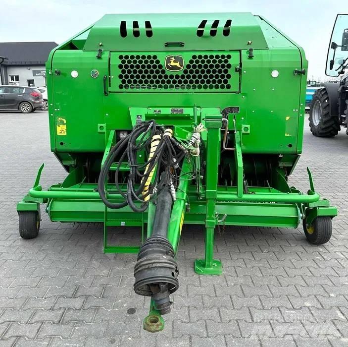 John Deere C 440 R Rundballenpressen