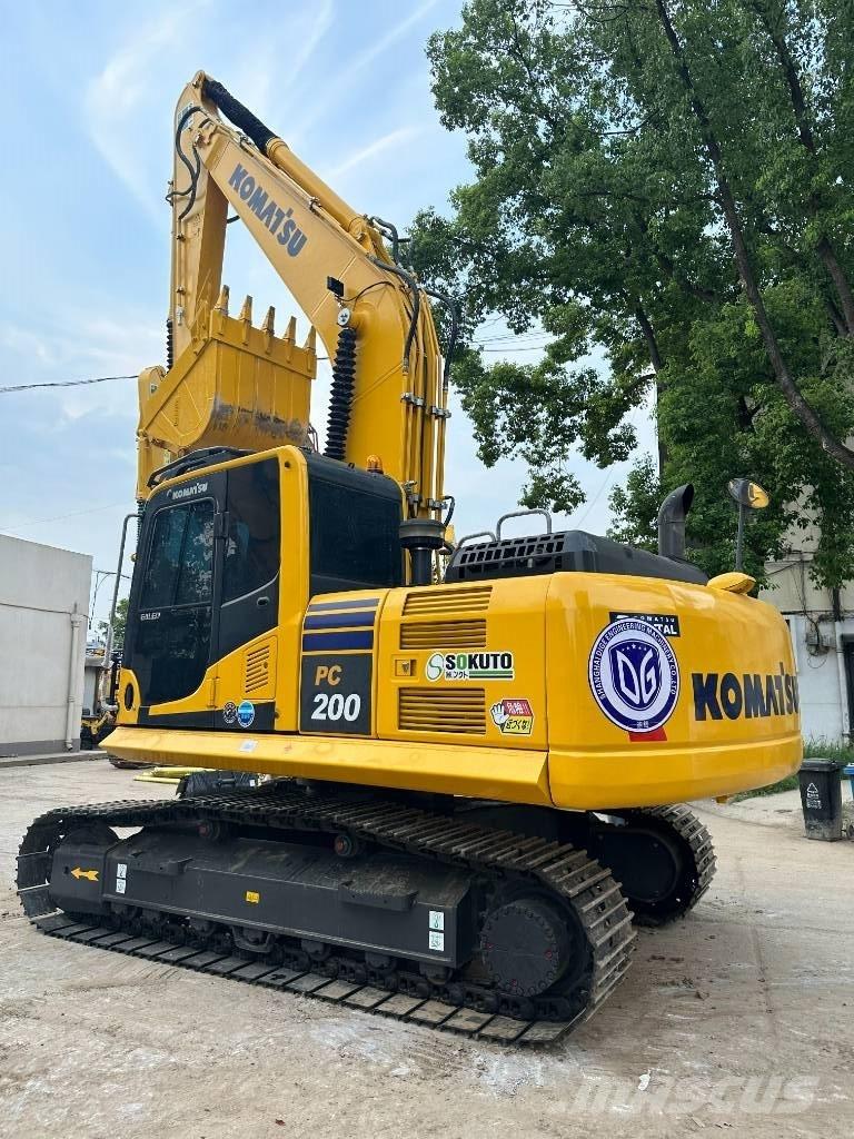 Komatsu PC 200-8 Midibagger  7t - 12t