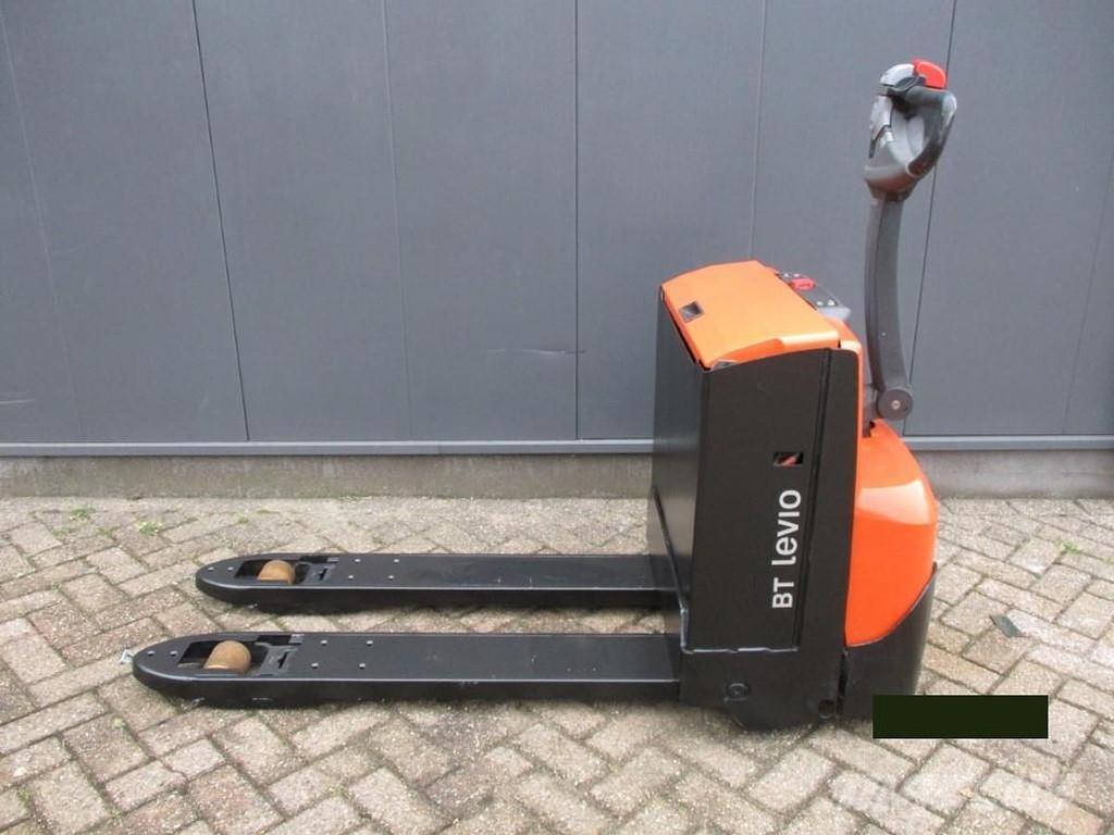 BT LWE180 Niedergabelstapler