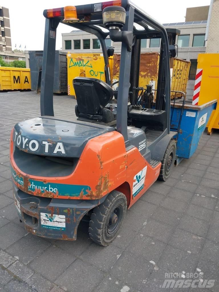 Toyota 8 FDF 25 Diesel heftrucks