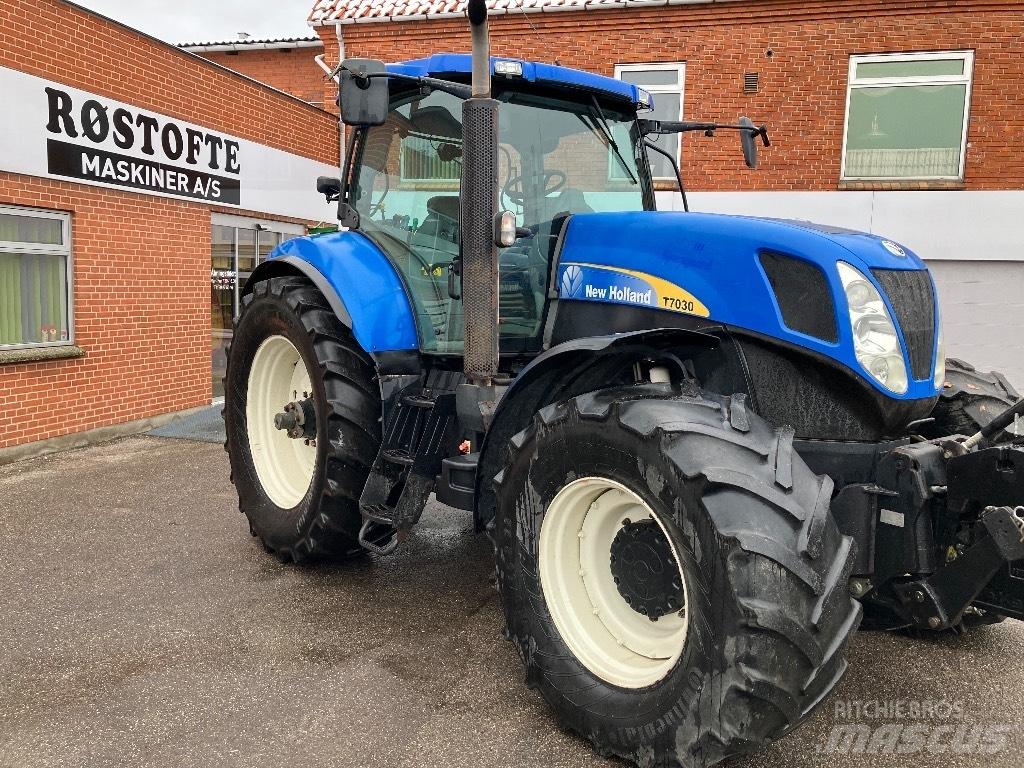 New Holland T 7030 Traktoren
