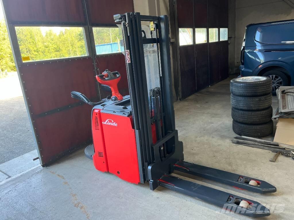 Linde D 14 AP Zelfrijdende stapelaars