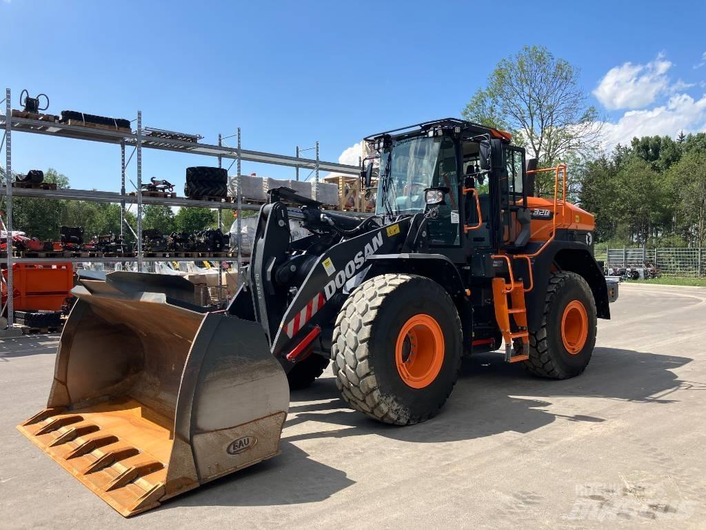 Doosan DL 320-7 Radlader
