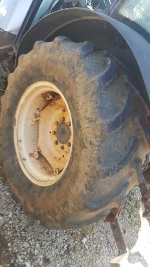  Pneus 420/70R24 Reifen