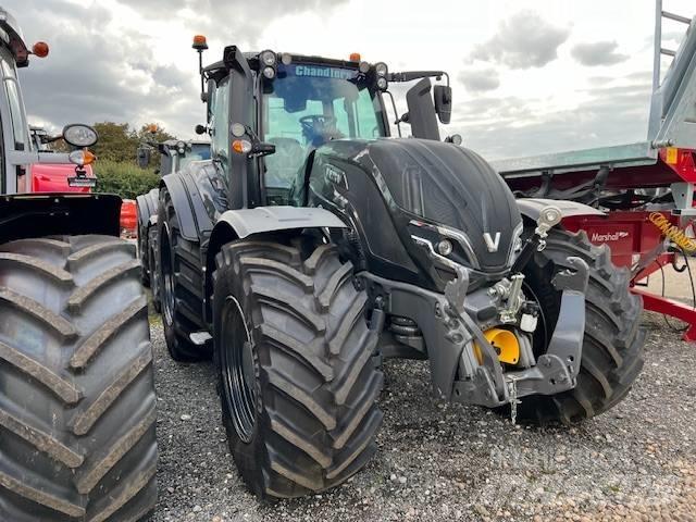 Valtra T215A Traktoren