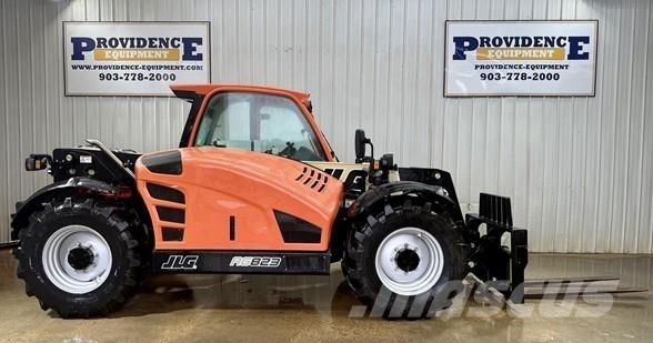 JLG 823 Teleskoplader