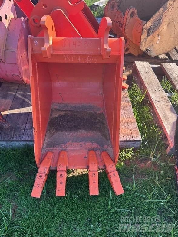 Kubota BT4584 Schaufeln