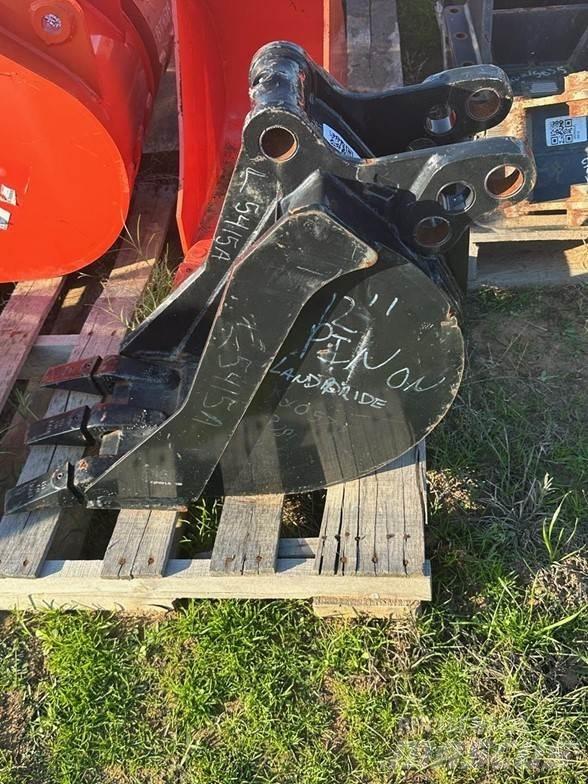 Kubota L5415A Schaufeln