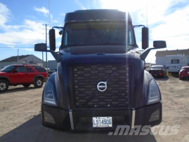 Volvo VNL740 Sattelzugmaschinen