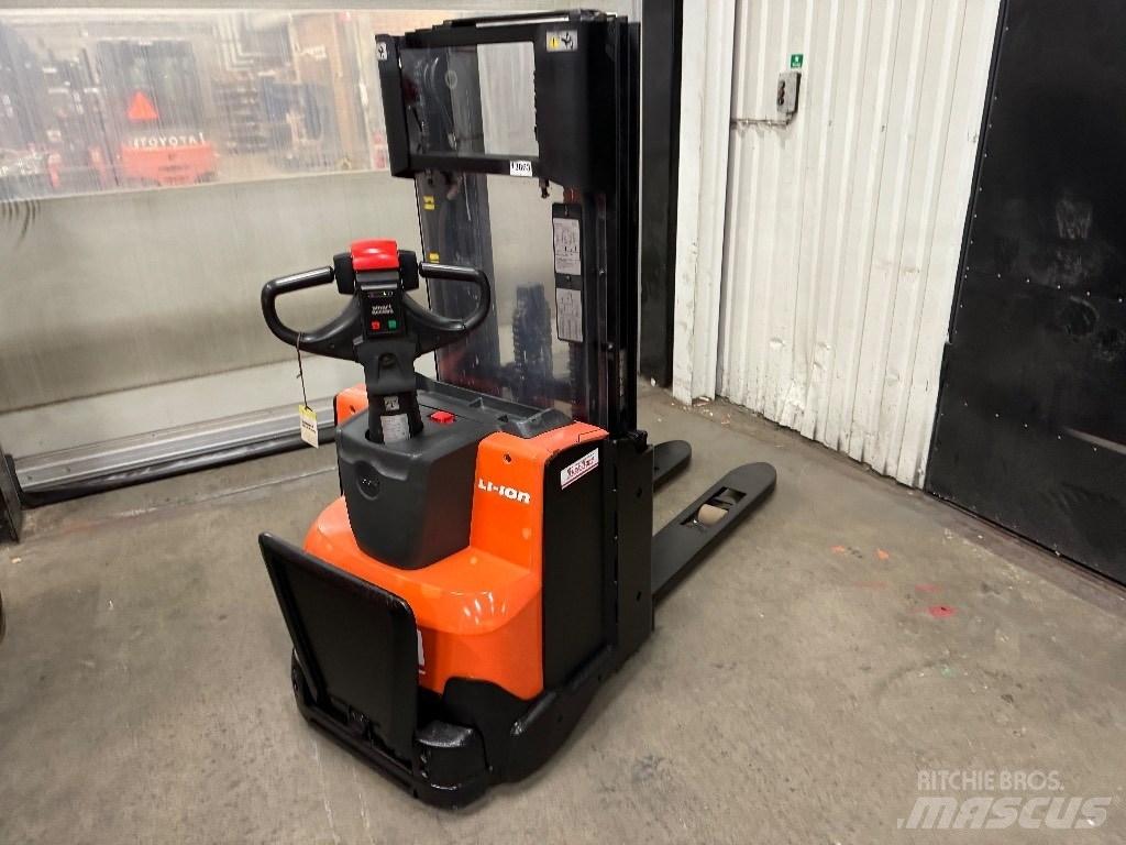 Toyota SWE120L Deichselstapler