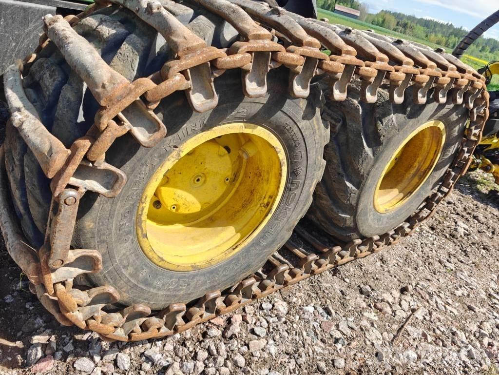 John Deere 1270 G Harvester