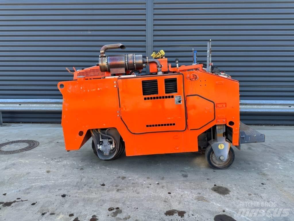 Wirtgen W 350 Asphaltfräsen