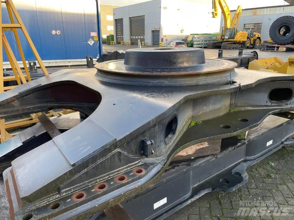 CAT 374 F L Chassis