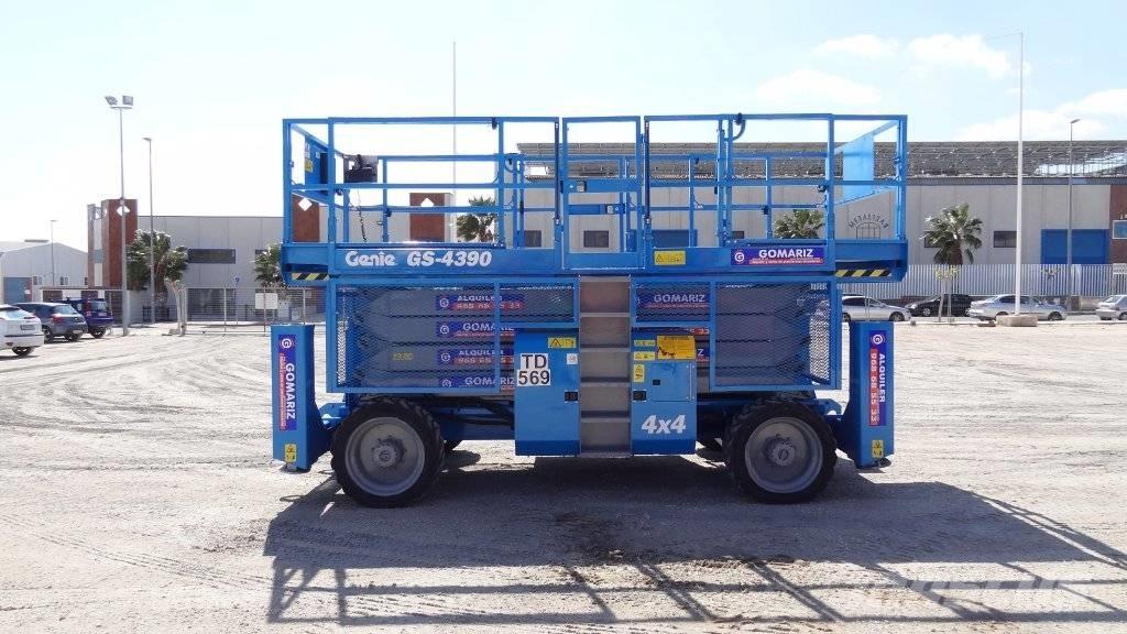 Genie GS 4390 RT Scheren-Arbeitsbühnen