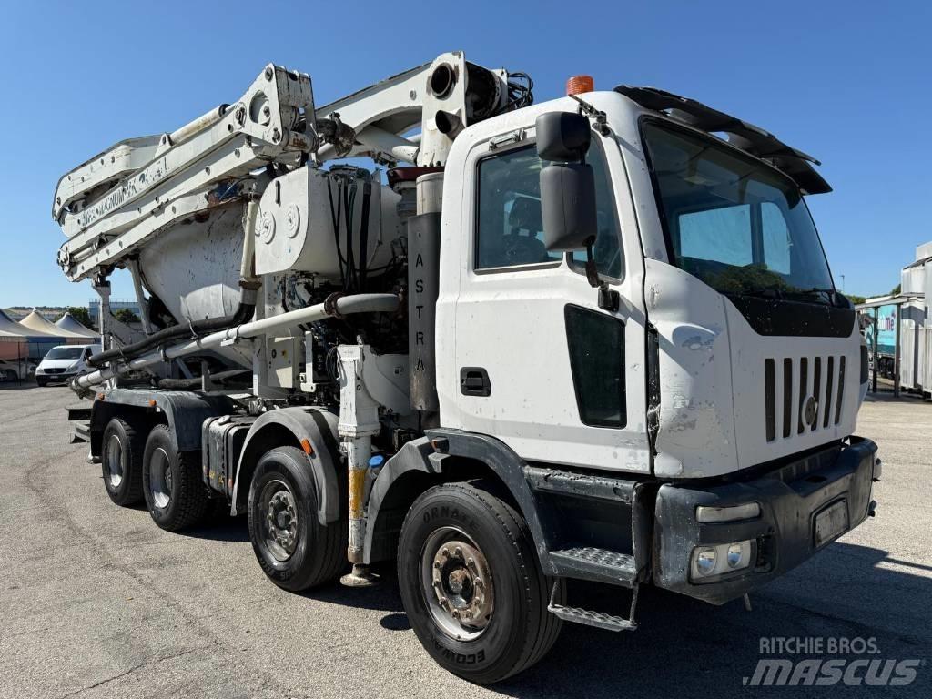 Astra Betonpompa Betonmischer