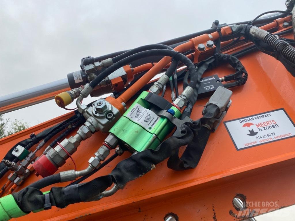 Doosan DX 140 W -5 Kranen voor alle terreinen