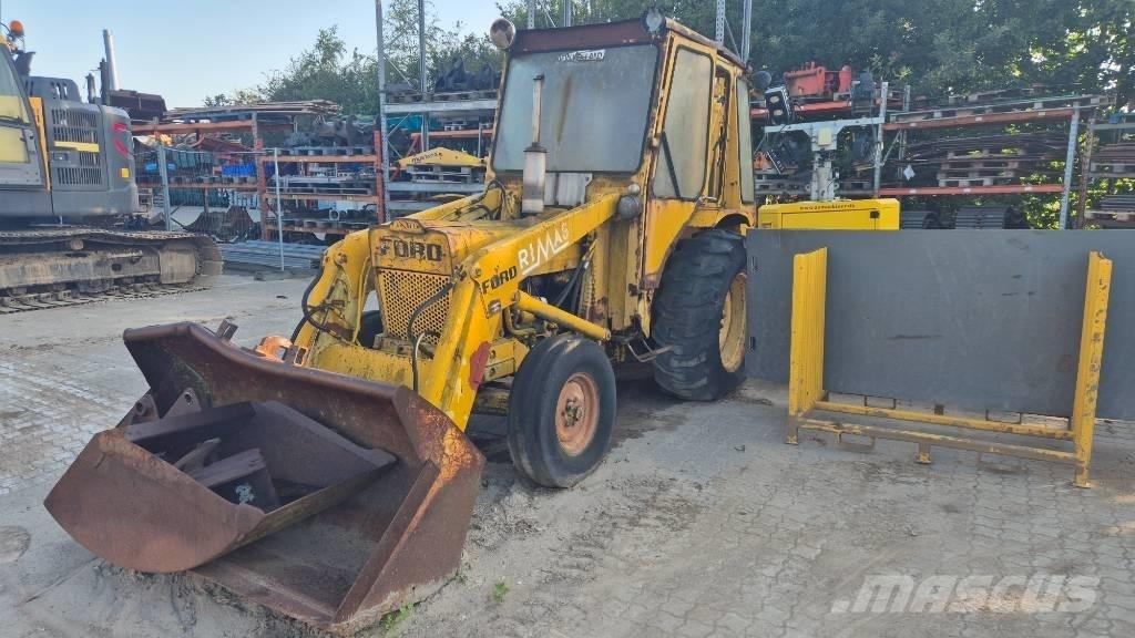Ford 4500 Baggerlader