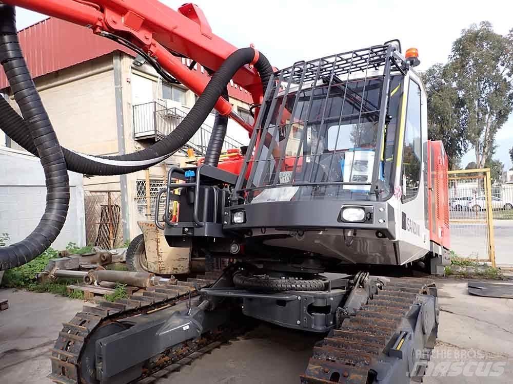 Sandvik DX800 Oberflächenbohrgeräte