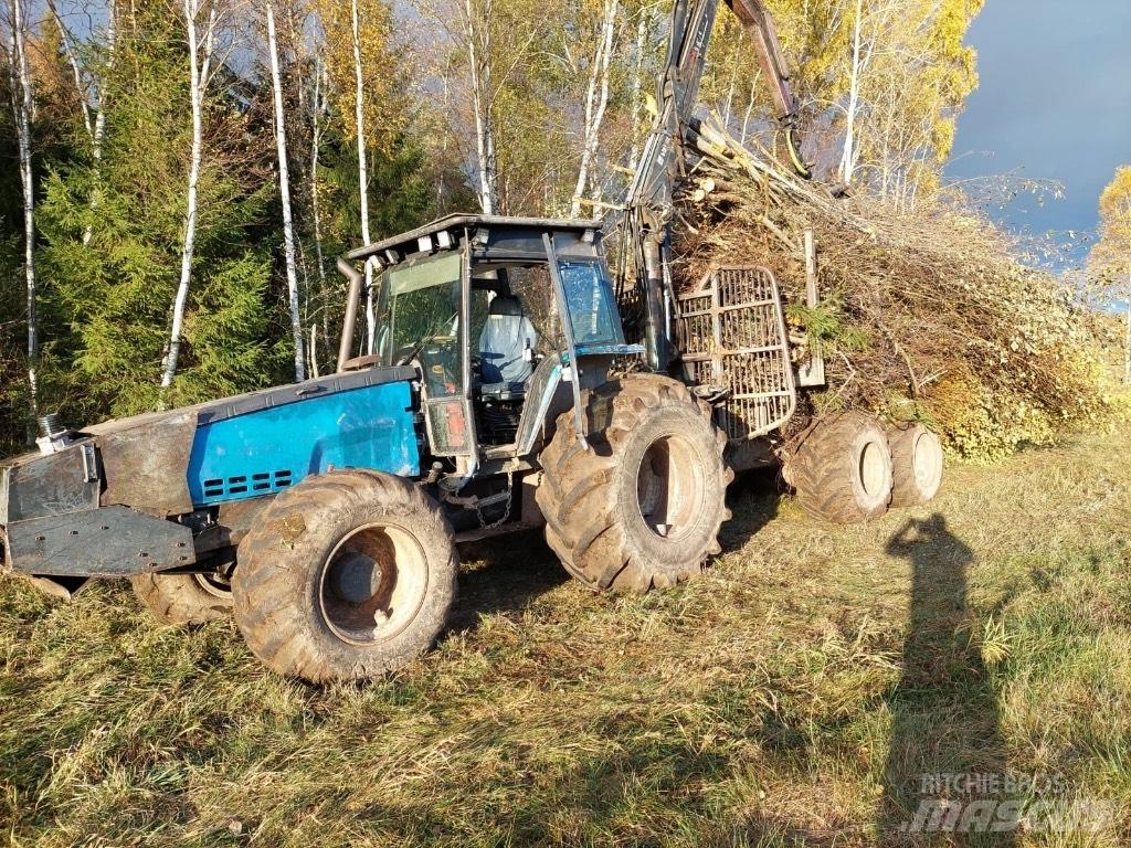 Valtra 8400 Forsttraktoren