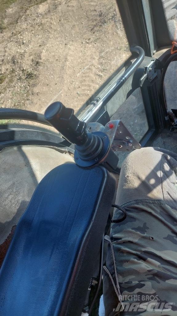 Valtra 8400 Forsttraktoren