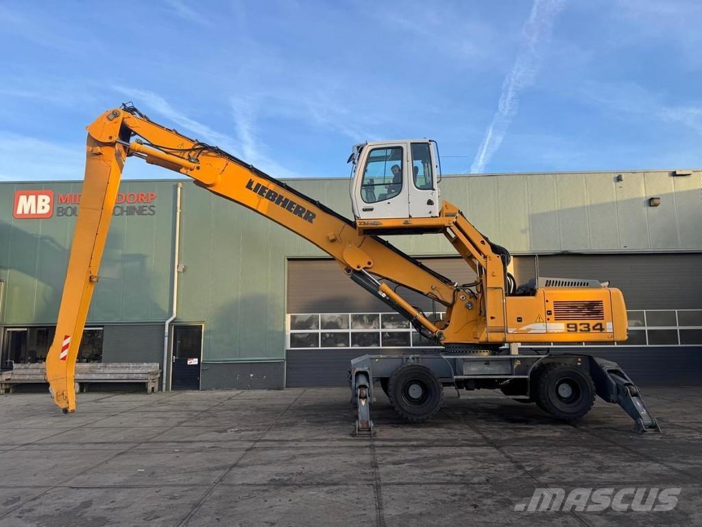 Liebherr A 934 C Materialumschlag