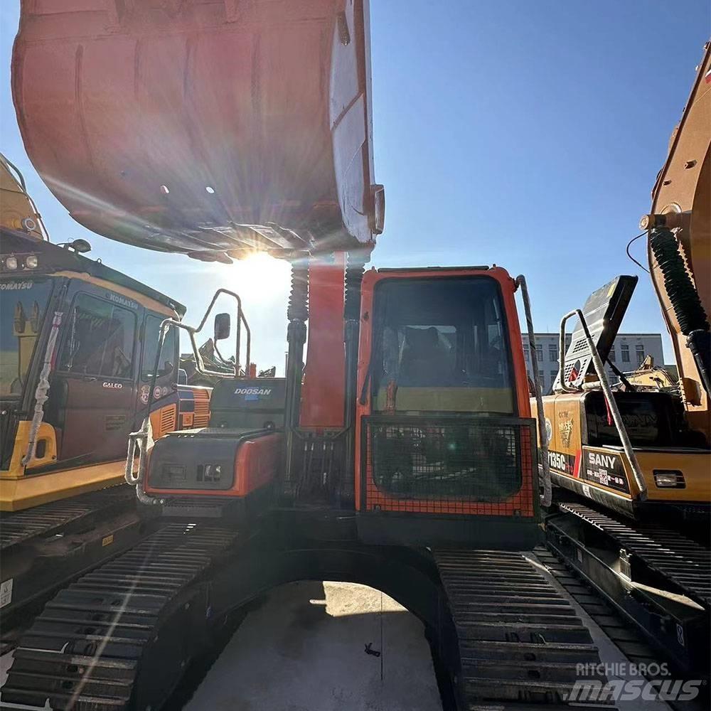 Doosan DX150LC-9C Raupenbagger