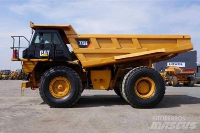 CAT 773E Dumper - Knickgelenk