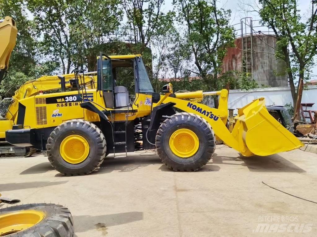 Komatsu WA 380 Radlader