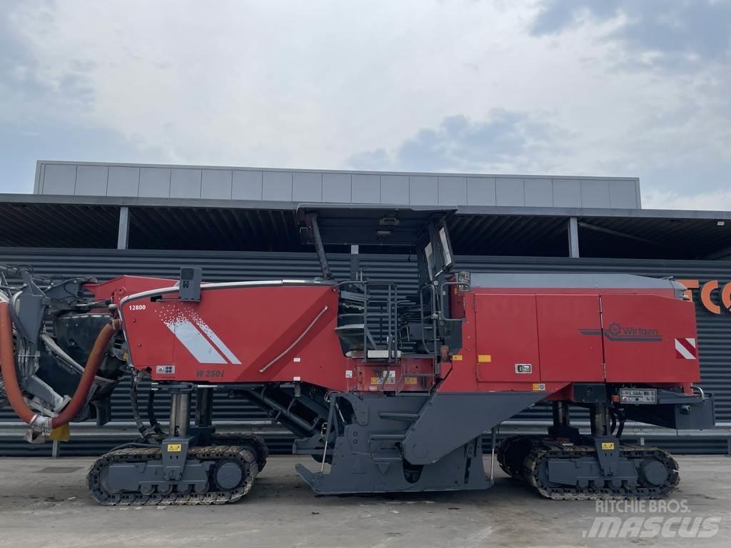Wirtgen W 250 Asphaltfräsen
