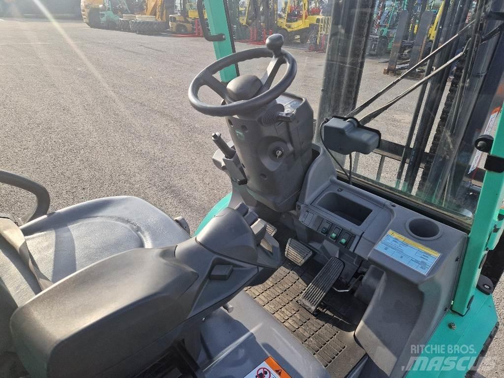Mitsubishi FD30N Schubmaststapler