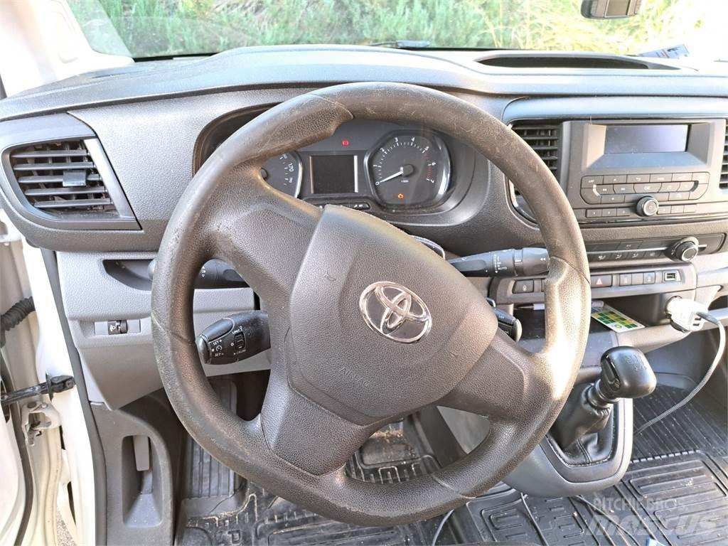 Toyota PROACE PKWs