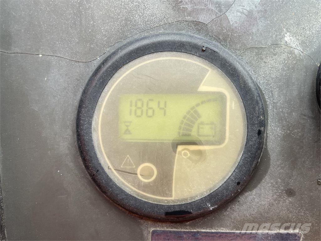 JLG 800AJ Gelenkteleskoparbeitsbühnen