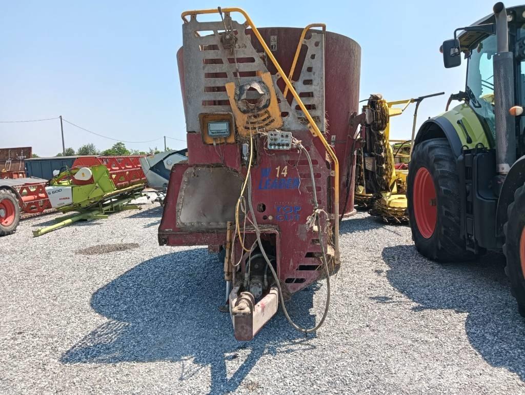 AGM W14 MC Futtermischwagen