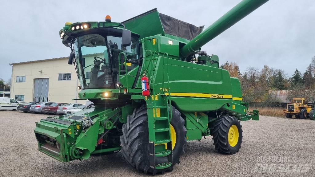 John Deere T670i Mähdrescher