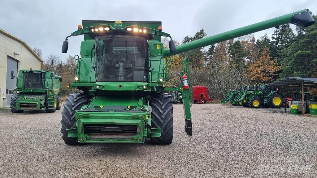 John Deere T670i Mähdrescher