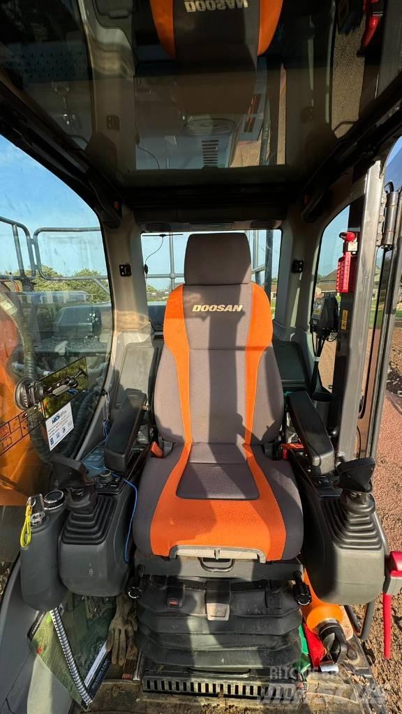 Doosan DX140LC-5 Raupenbagger