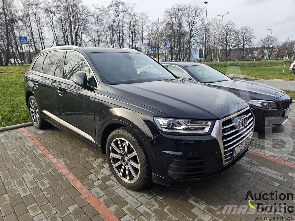 Audi Q7 PKWs