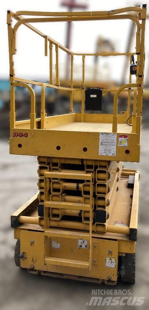 Haulotte Compact 14 Scheren-Arbeitsbühnen