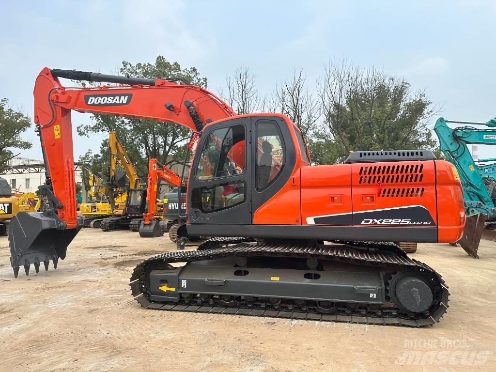 Doosan DX 225 LC-9 Raupenbagger