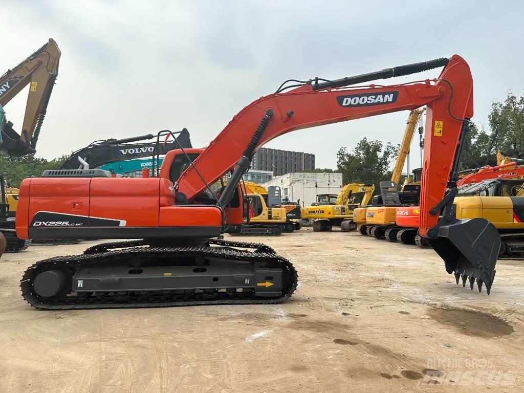 Doosan DX 225 LC-9 Raupenbagger