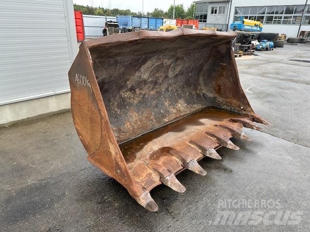 Liebherr LR 632 Schaufeln