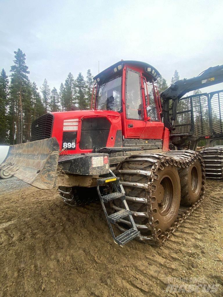 Komatsu 895 Forwarder