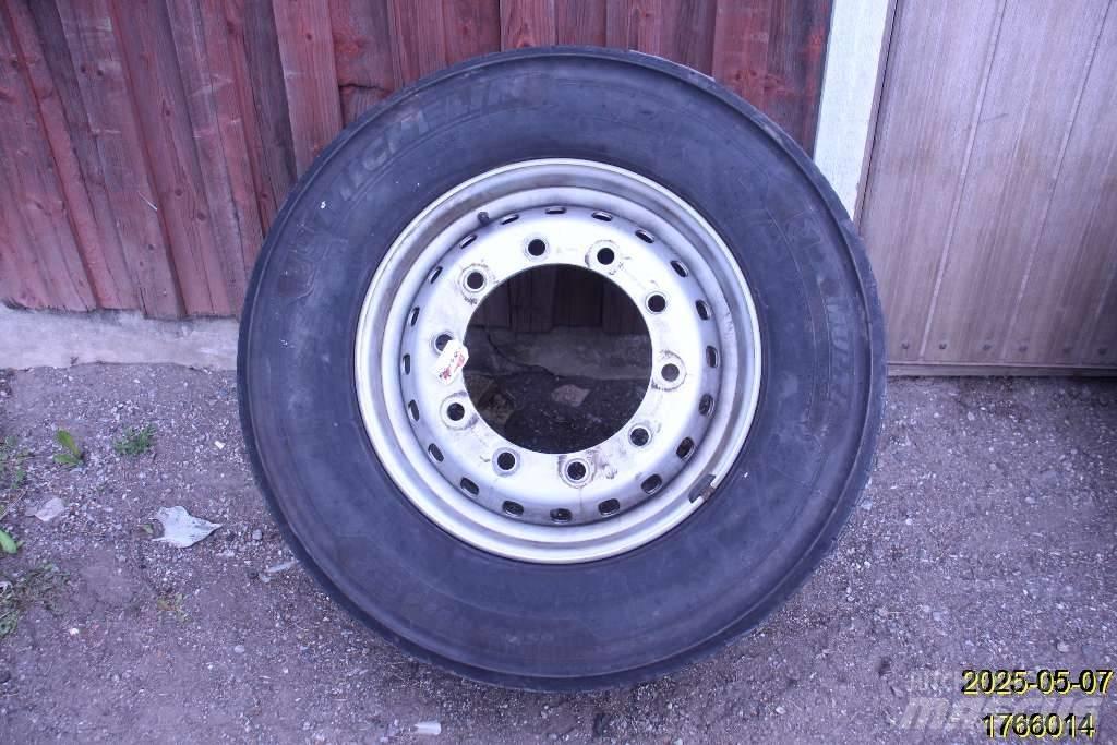 Michelin X MULTI Reifen