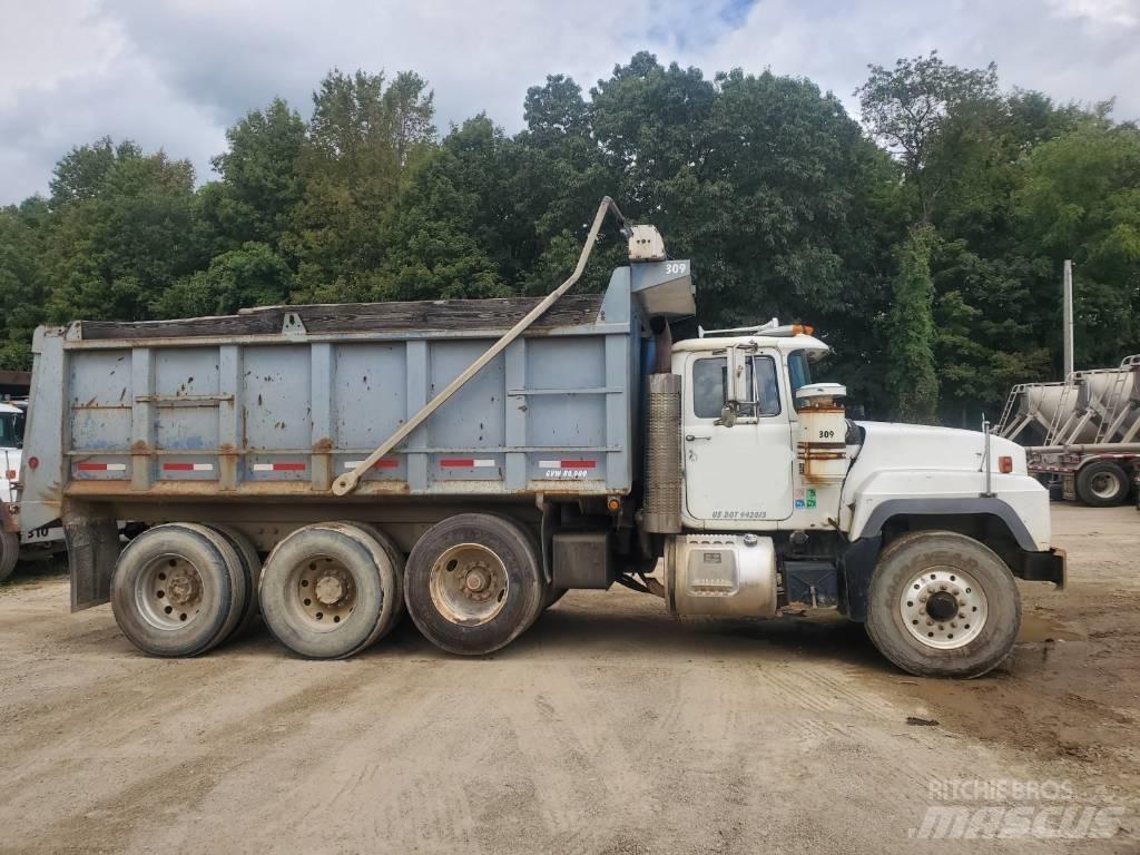 Mack RD688s Kipper